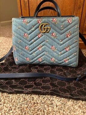 Gucci Blue Floral GG Marmont tote Bag strap
